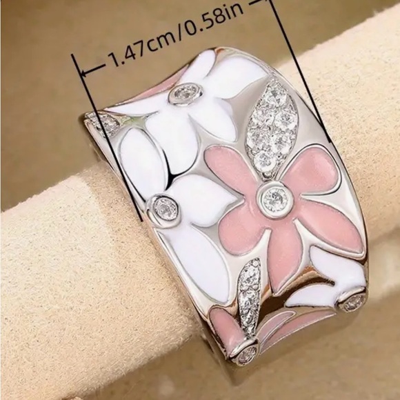 Beautiful Pink Floral Ring - Picture 4 of 8